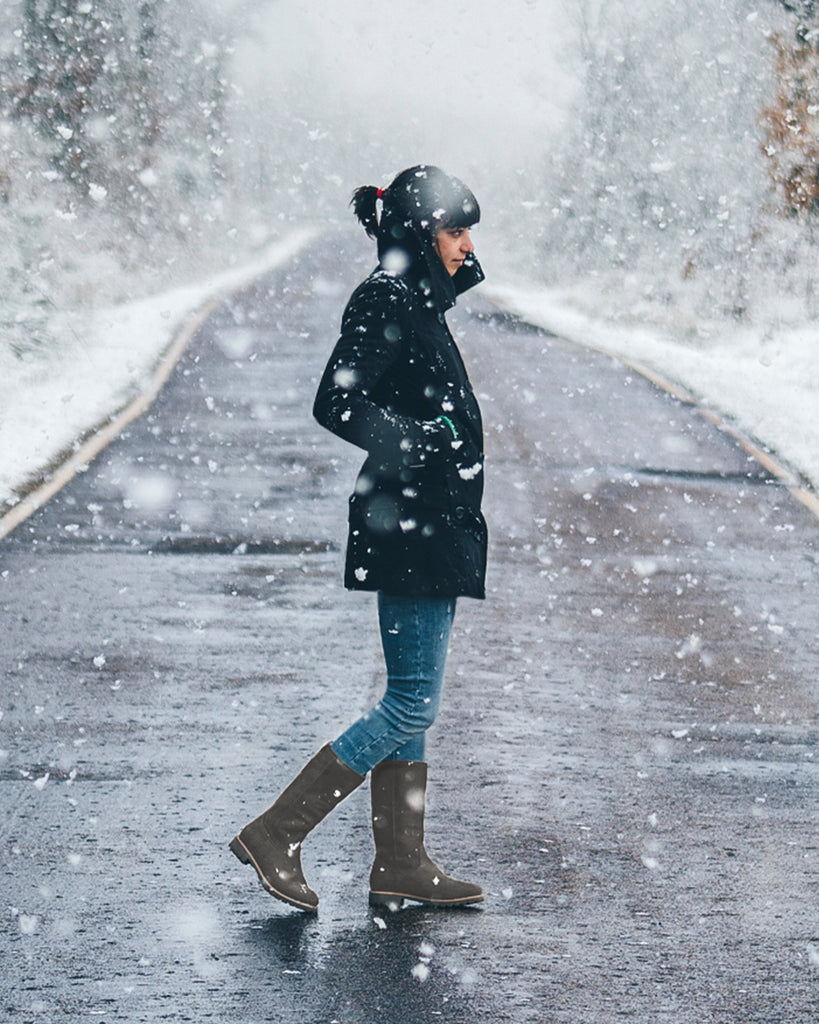 Bambina Igloo botas de piel con forro interior de pelo natural. gris