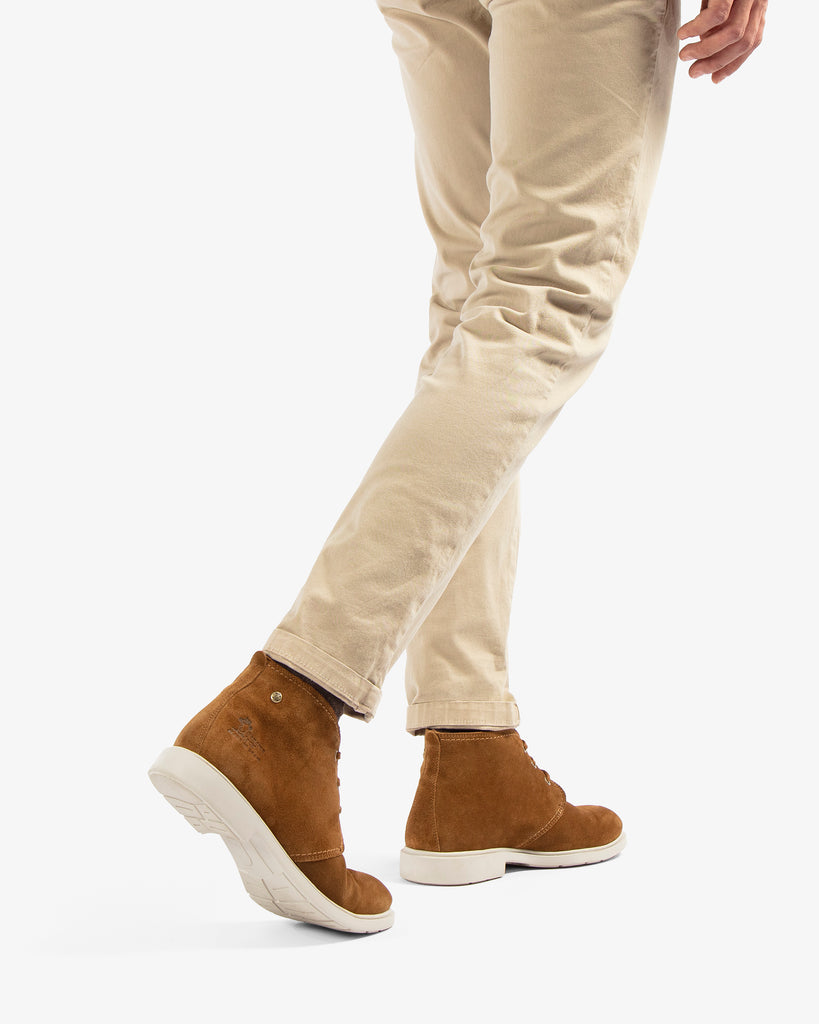 Bayron botín de piel con forro interior de piel. cuero