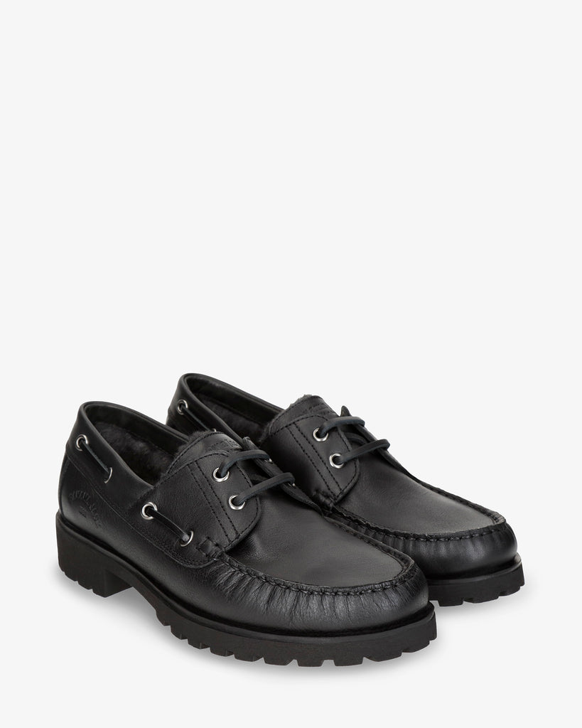 Boat náutico de piel con forro interior de pelo. negro