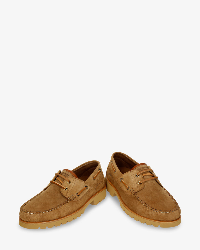 Boat náutico de piel con forro interior de piel. cuero