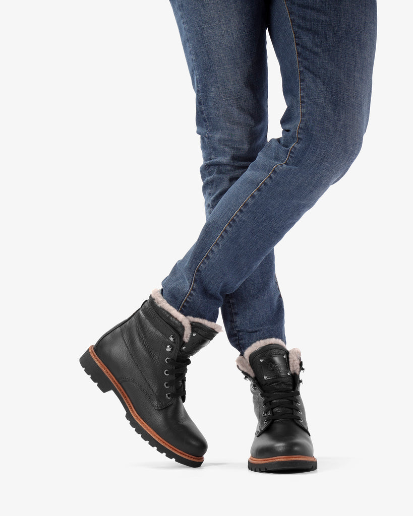 P03 Aviator Igloo botas de piel con forro interior de pelo natural. negro