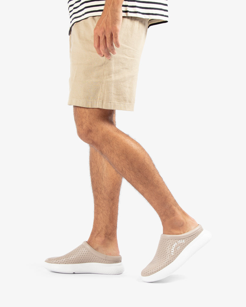 Yannick zueco de piel con forro interior de piel. taupe