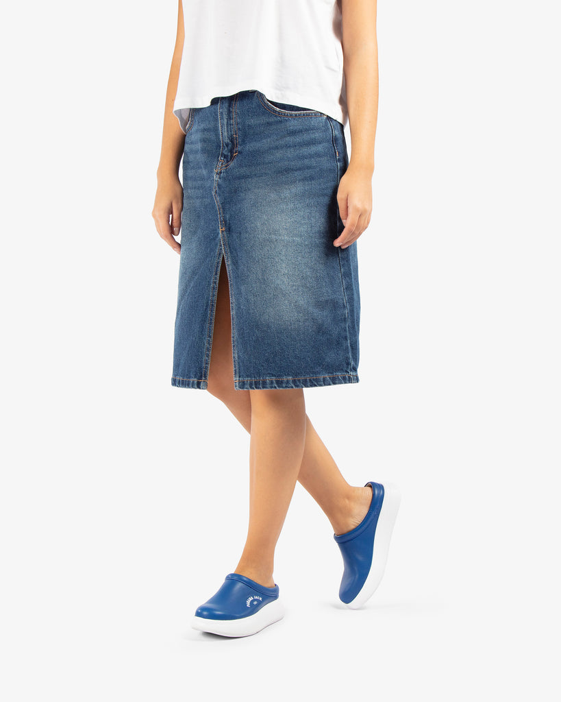 Yuri zueco de piel con forro interior de piel. azul